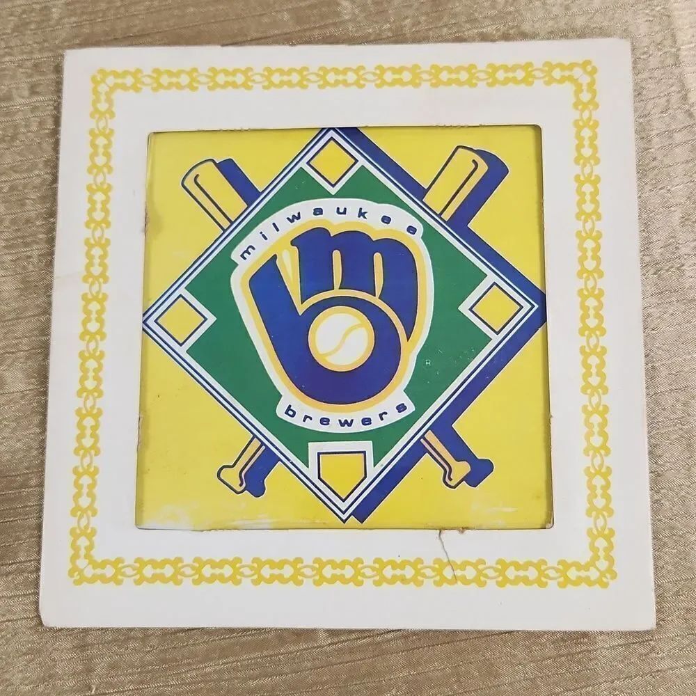 Vintage Milwaukee Brewers Fair Carnival Glass Prize Wall Hanging